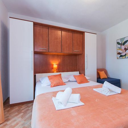 Apartments With A Parking Space Brela, Makarska - 16603 Room photo