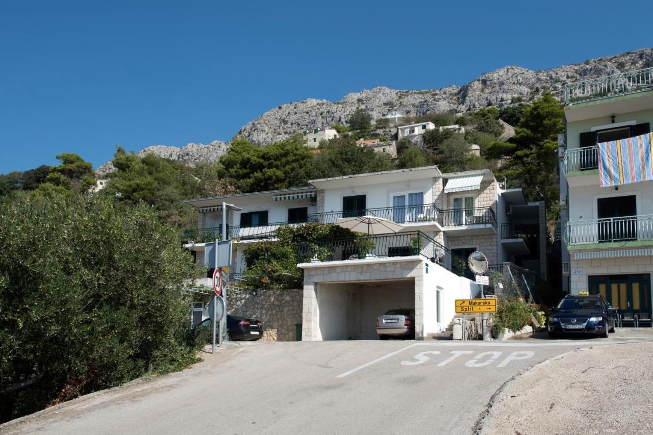 Apartments With A Parking Space Brela, Makarska - 16603 Exterior photo