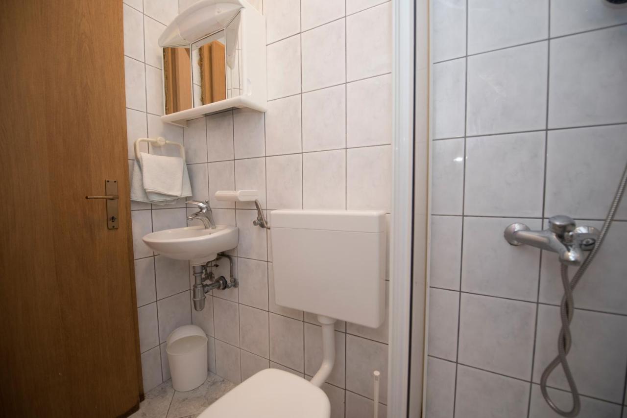 Apartments With A Parking Space Brela, Makarska - 16603 Exterior photo